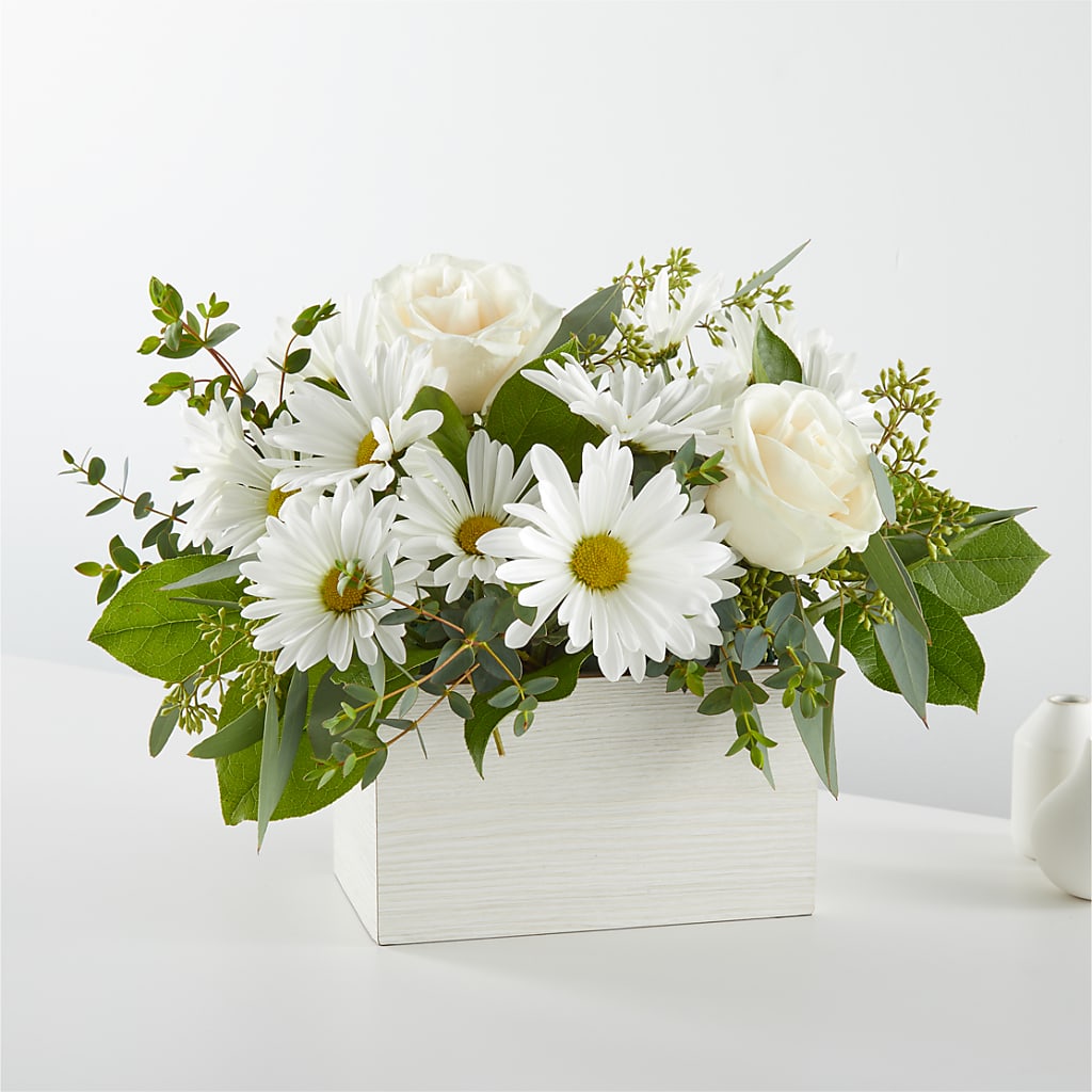 Fresh Linen Box Bouquet – Maison Blooms, Wesley Chapel FL