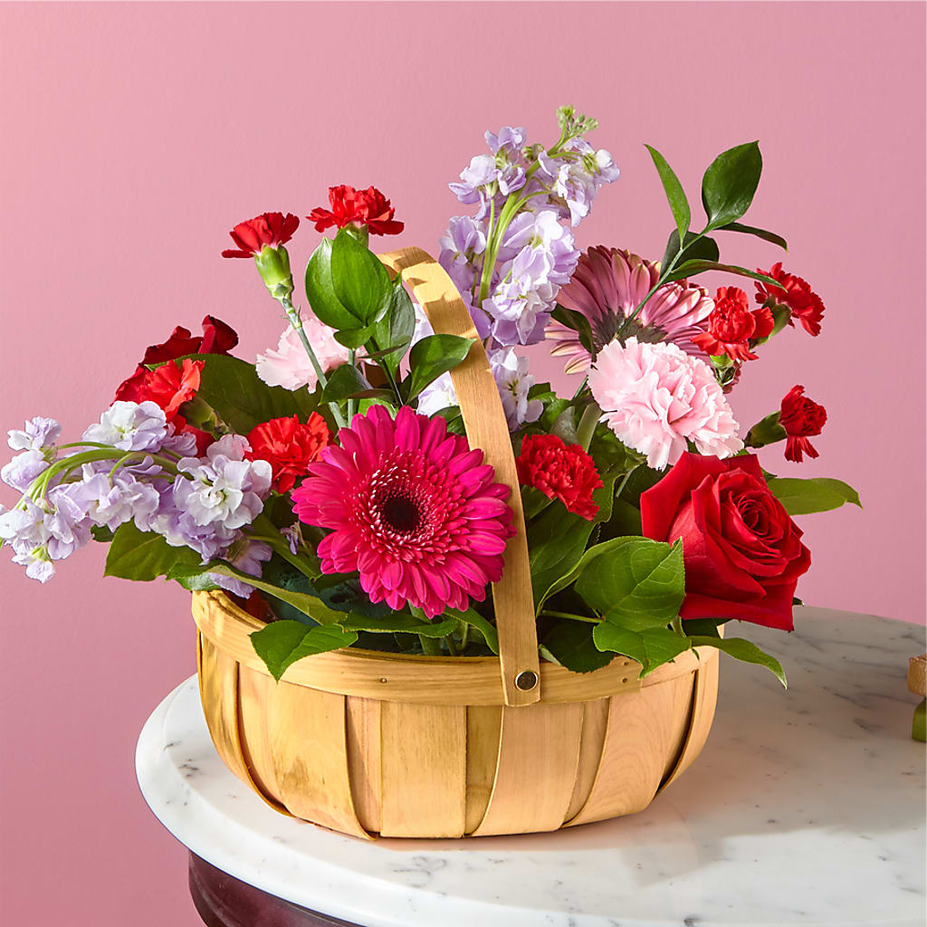 Pink Picnic Basket – Maison Blooms, Wesley Chapel FL